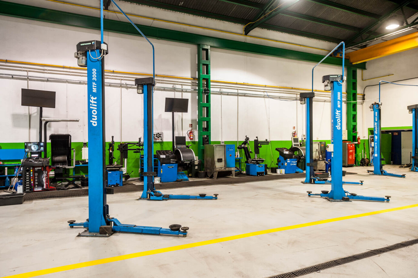 Wnętrze serwisu Legnicka 5